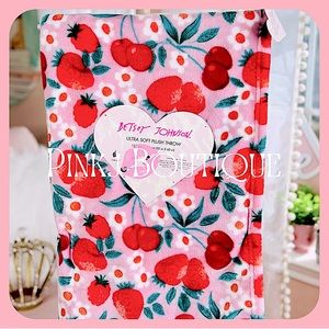 💗🍒{Betsey Johnson} Pink Sweet Cherries & Strawberries Decorative Throw Blanket!